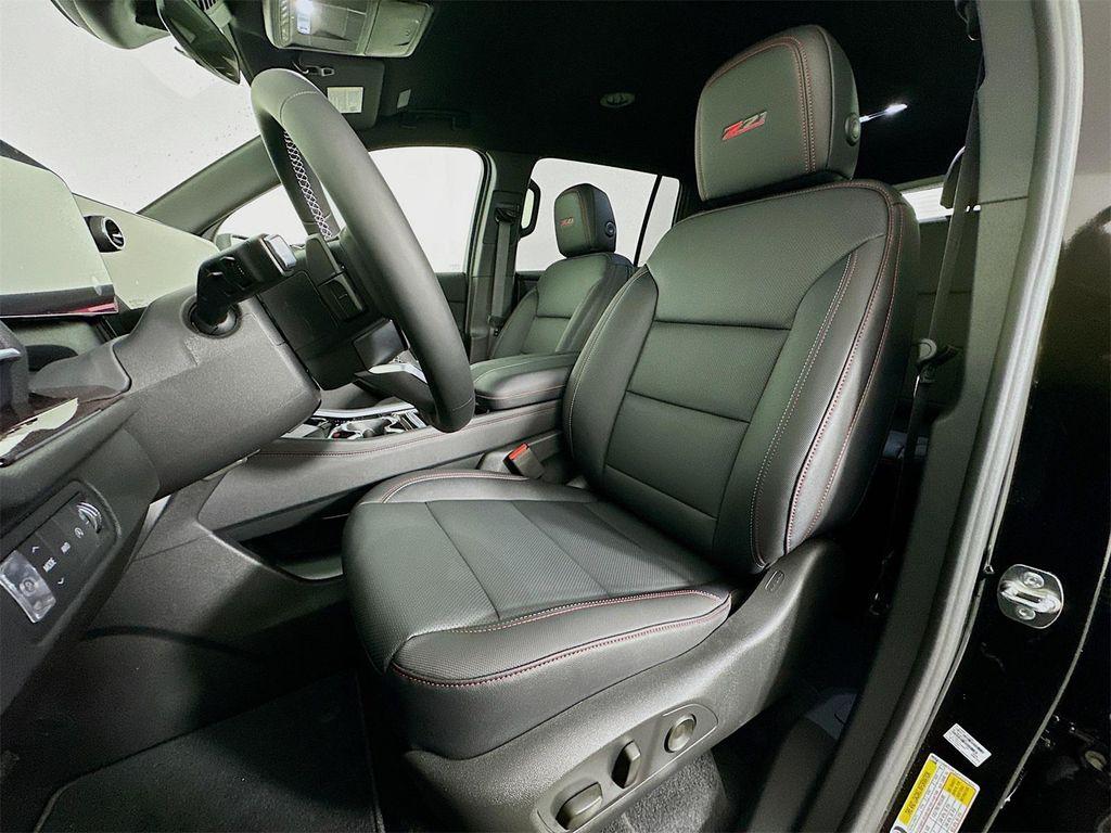 new 2026 Chevrolet Traverse car, priced at $49,024