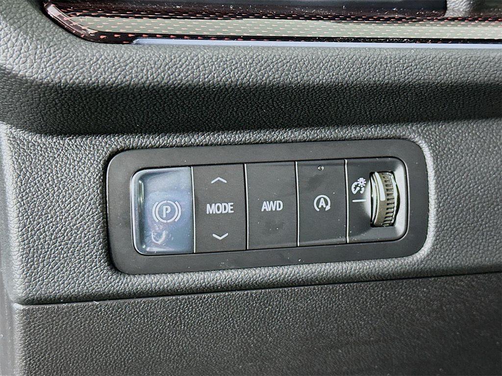 new 2026 Chevrolet Traverse car, priced at $49,024