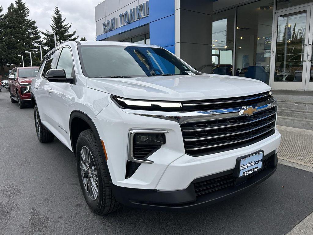 new 2026 Chevrolet Traverse car, priced at $44,695