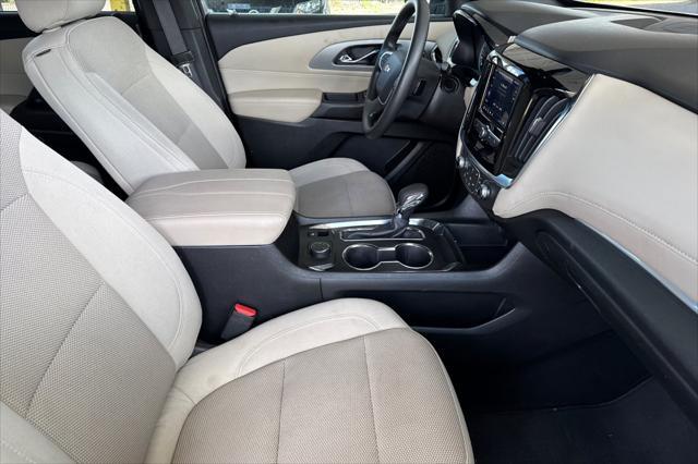 used 2022 Chevrolet Traverse car, priced at $27,495