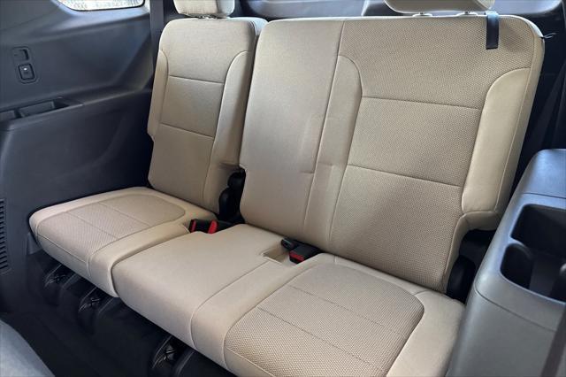 used 2022 Chevrolet Traverse car, priced at $27,495