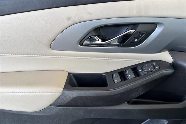 used 2022 Chevrolet Traverse car, priced at $27,495