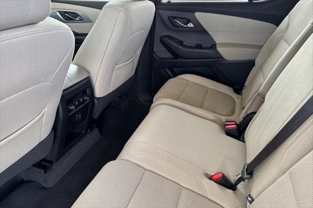 used 2022 Chevrolet Traverse car, priced at $27,495
