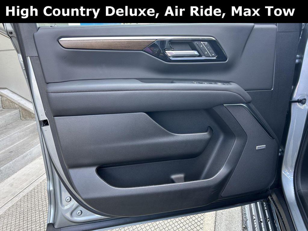 new 2025 Chevrolet Suburban car, priced at $89,955