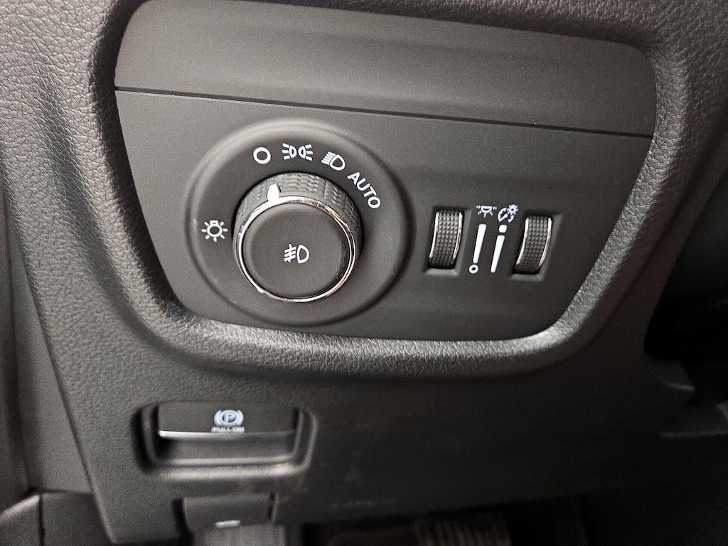 used 2022 Jeep Grand Cherokee car, priced at $32,998