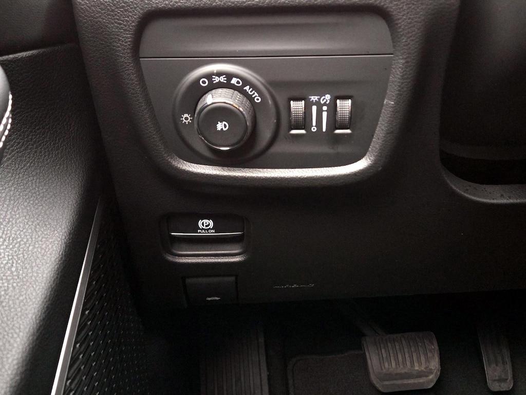 used 2022 Jeep Grand Cherokee car, priced at $31,998