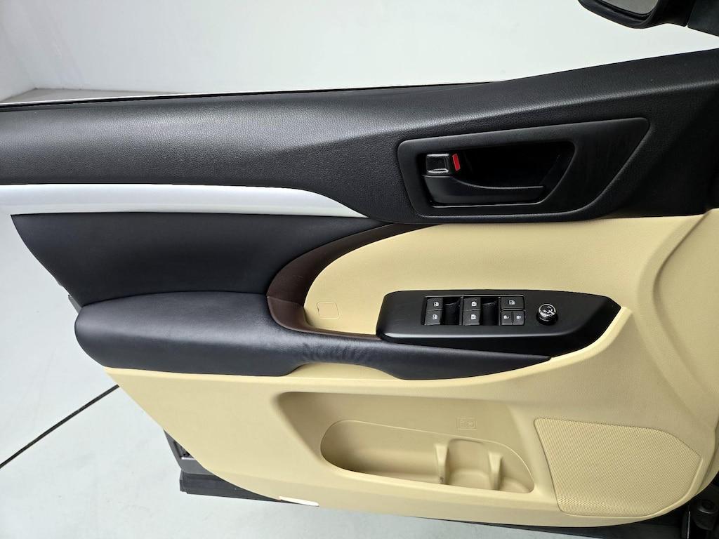 used 2014 Toyota Highlander car, priced at $18,998