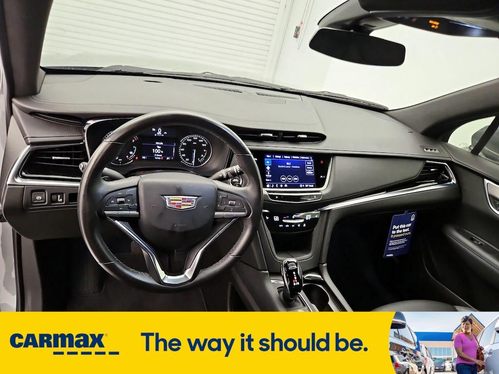 used 2023 Cadillac XT6 car, priced at $36,998