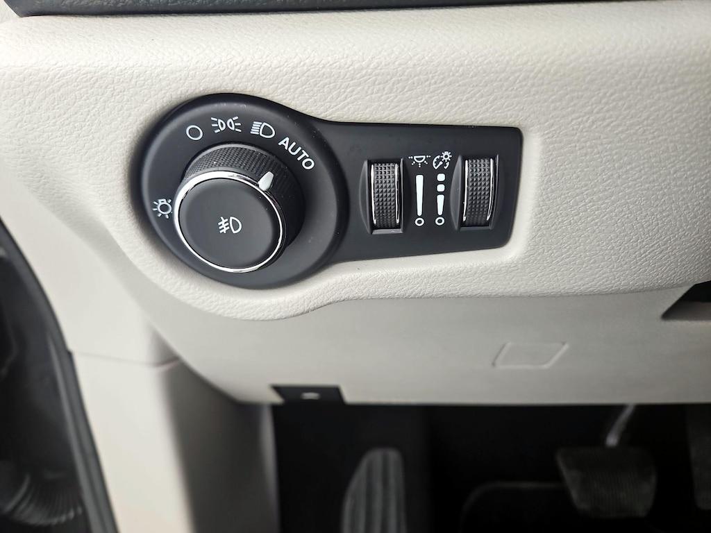 used 2022 Chrysler Pacifica car, priced at $27,998
