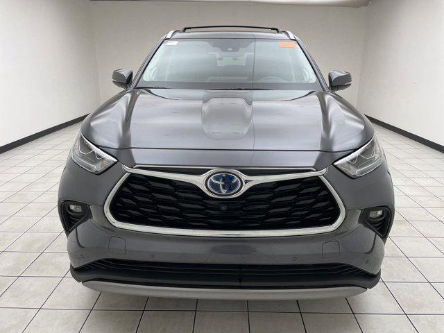used 2022 Toyota Highlander Hybrid car, priced at $45,098