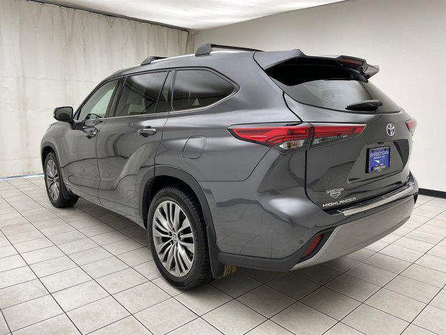 used 2022 Toyota Highlander Hybrid car, priced at $45,098