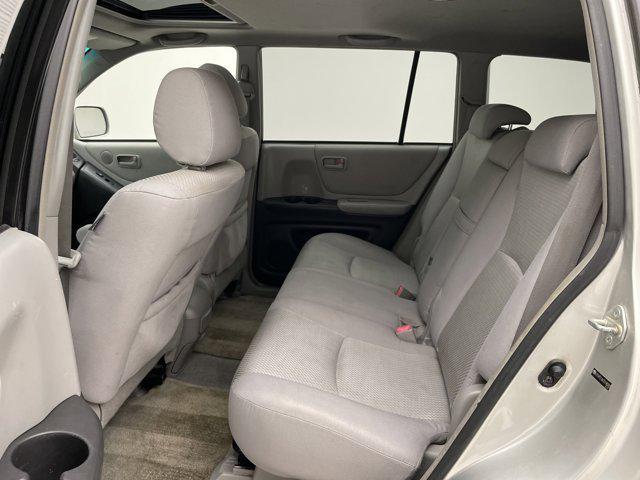 used 2007 Toyota Highlander car, priced at $5,500