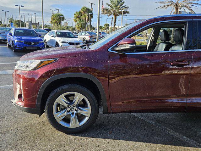 used 2017 Toyota Highlander car, priced at $24,702