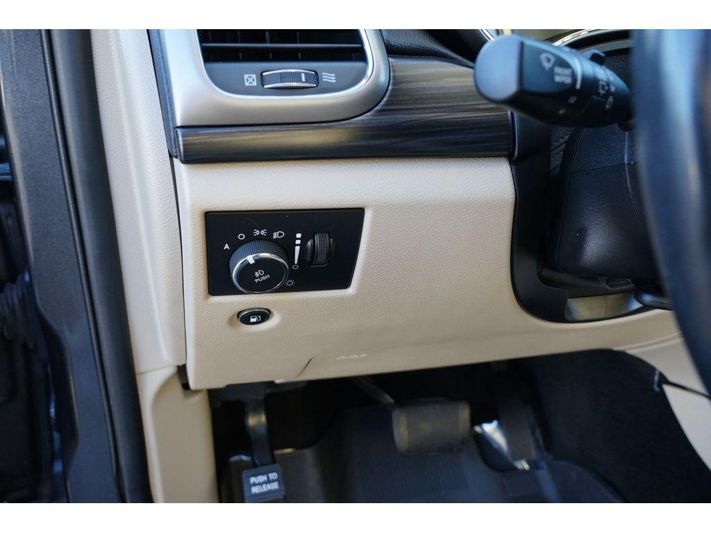 used 2019 Jeep Grand Cherokee car, priced at $18,999