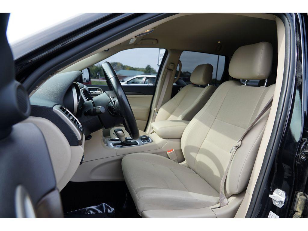 used 2017 Jeep Grand Cherokee car, priced at $16,999
