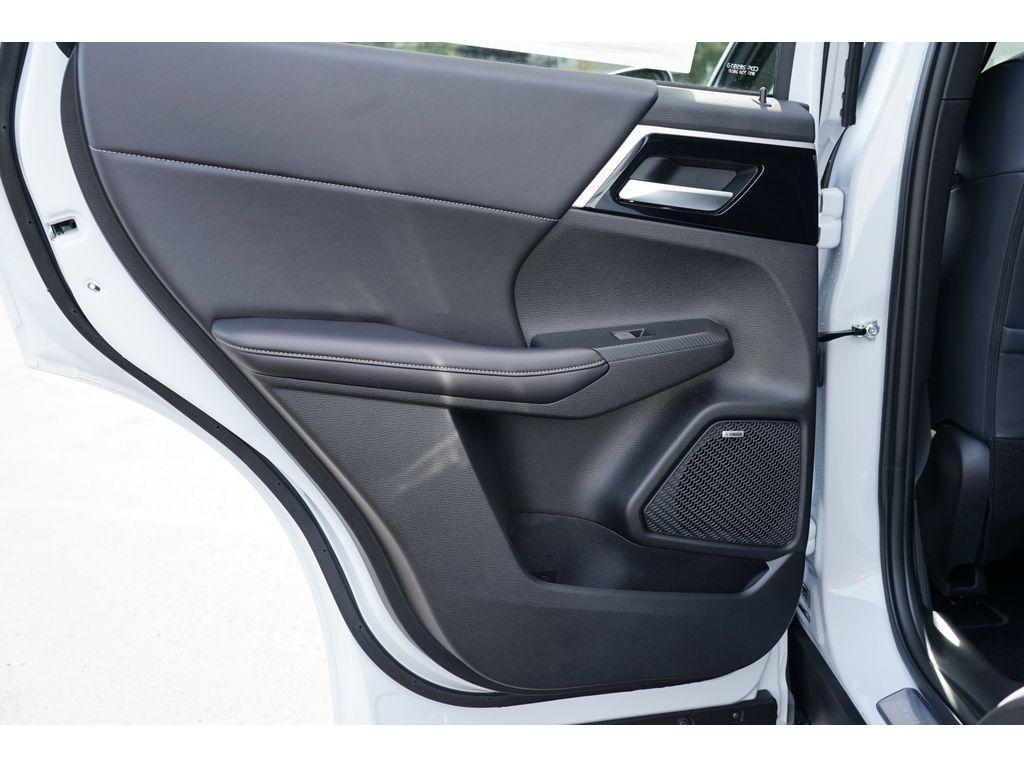 new 2025 Mitsubishi Outlander car