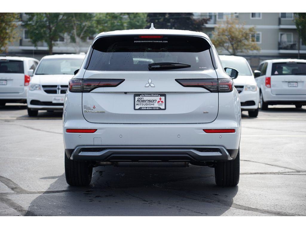 new 2025 Mitsubishi Outlander car