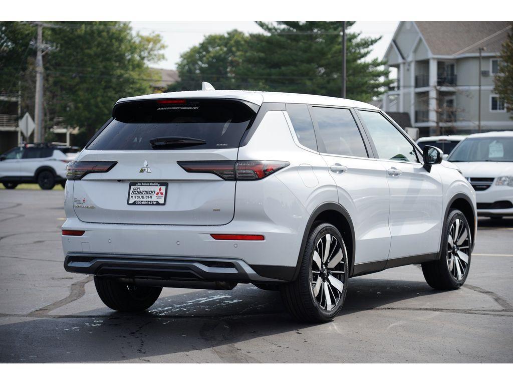 new 2025 Mitsubishi Outlander car