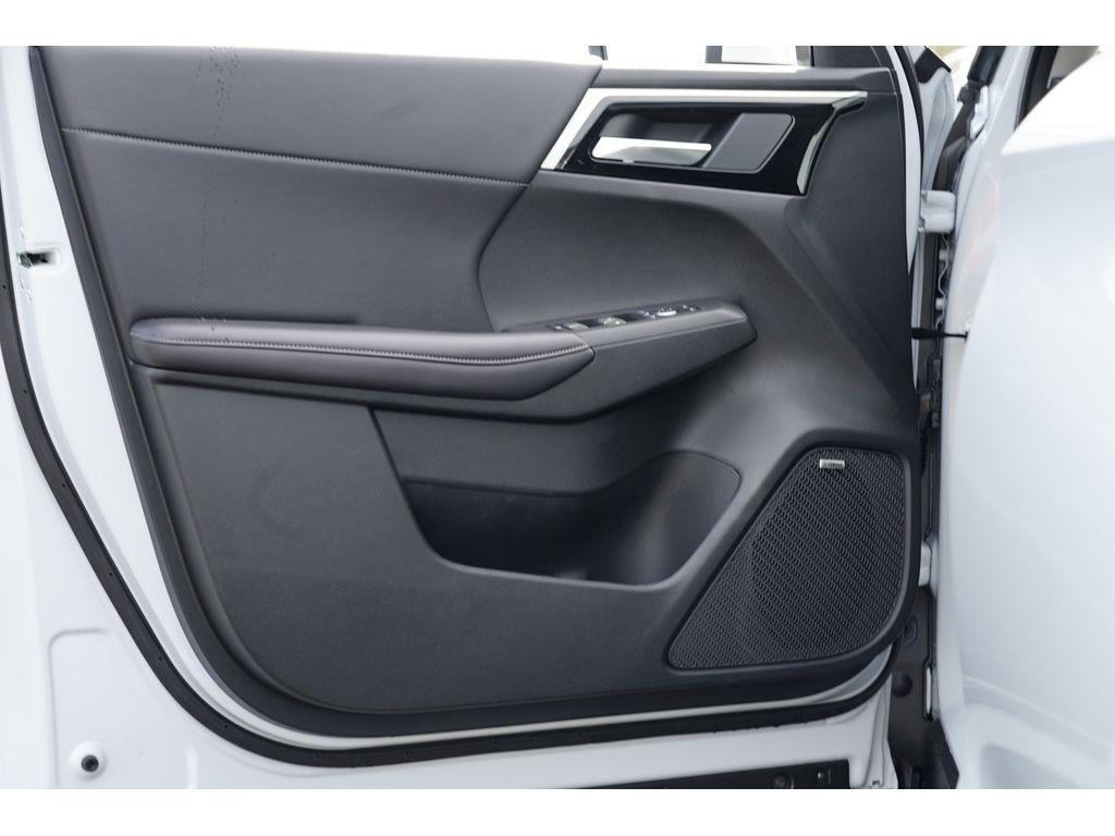 new 2025 Mitsubishi Outlander car