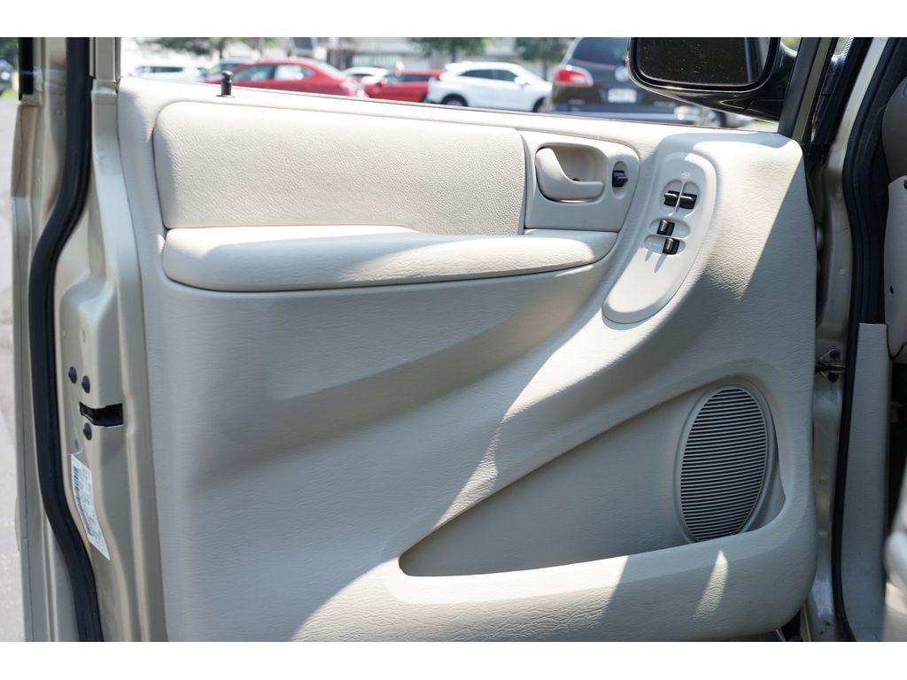used 2006 Chrysler Town & Country car, priced at $3,999