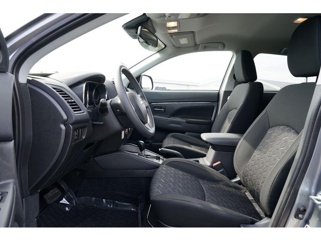 new 2025 Mitsubishi Outlander Sport car