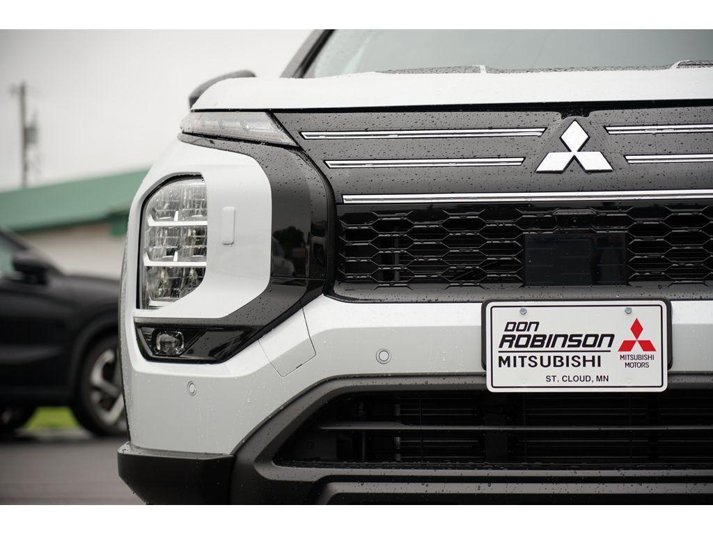 new 2025 Mitsubishi Outlander car, priced at $39,843