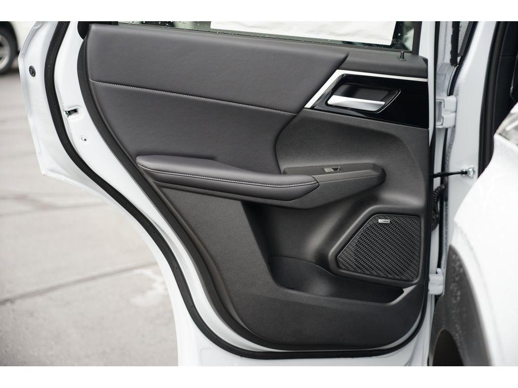new 2025 Mitsubishi Outlander car, priced at $39,843