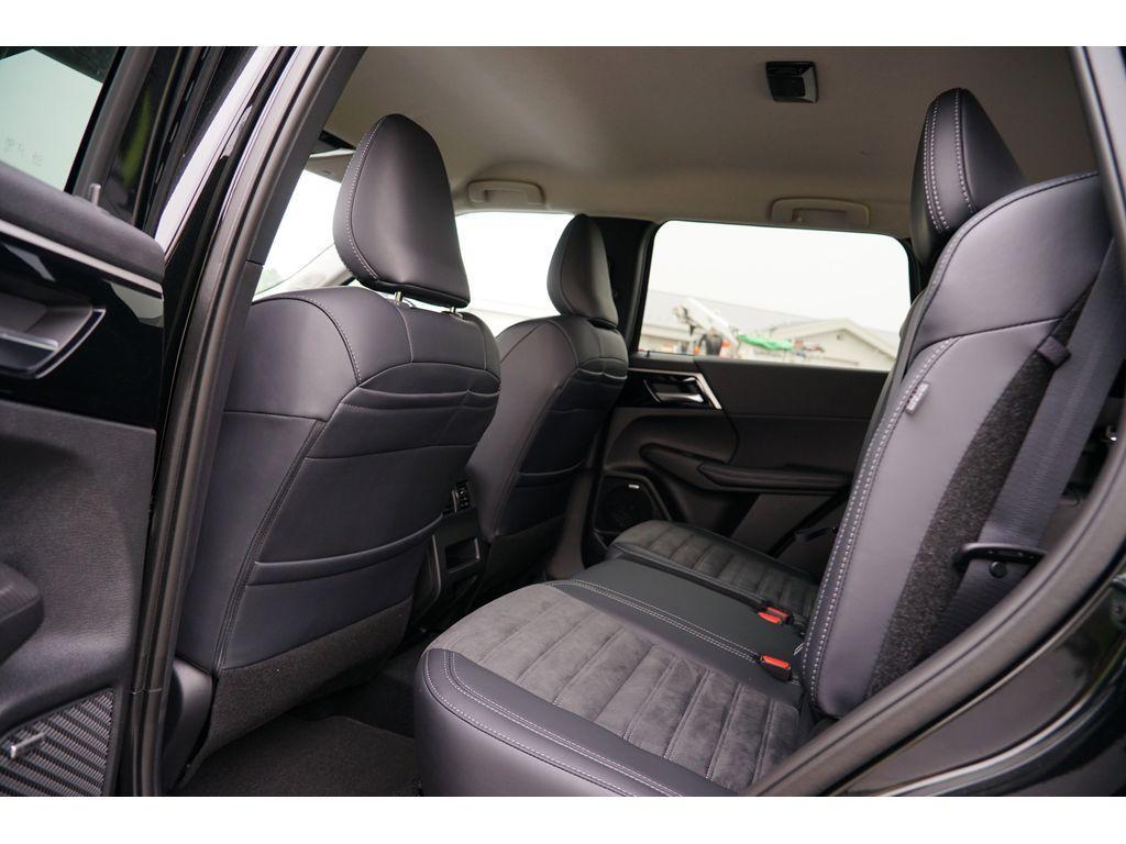 new 2025 Mitsubishi Outlander car, priced at $34,131