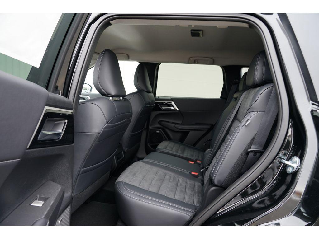 new 2025 Mitsubishi Outlander car, priced at $34,131