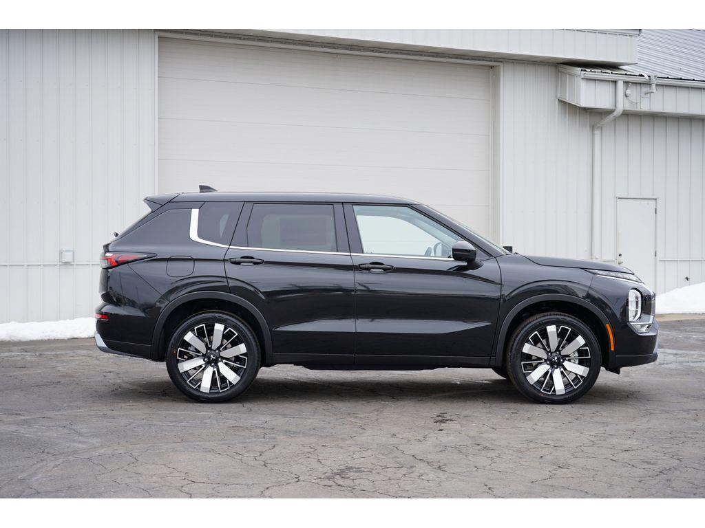 new 2025 Mitsubishi Outlander car, priced at $34,131