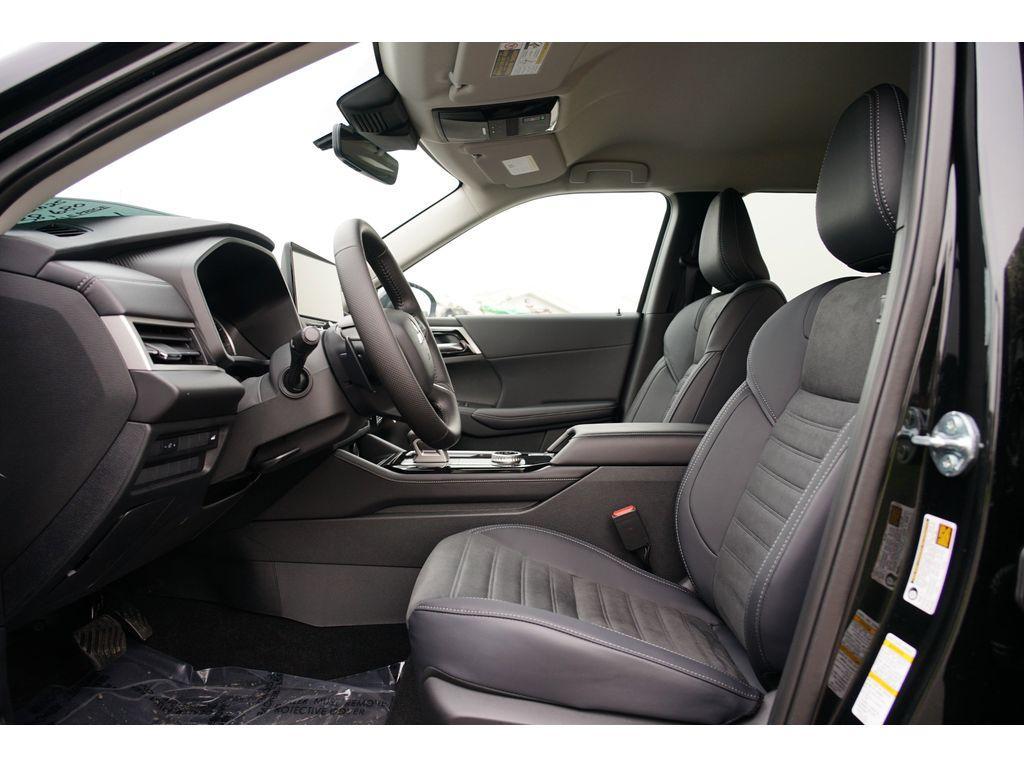 new 2025 Mitsubishi Outlander car, priced at $34,131