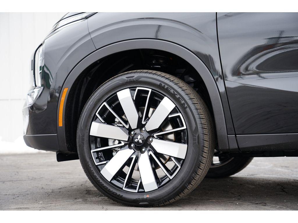 new 2025 Mitsubishi Outlander car, priced at $34,131