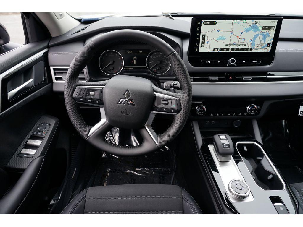 new 2025 Mitsubishi Outlander car, priced at $34,131