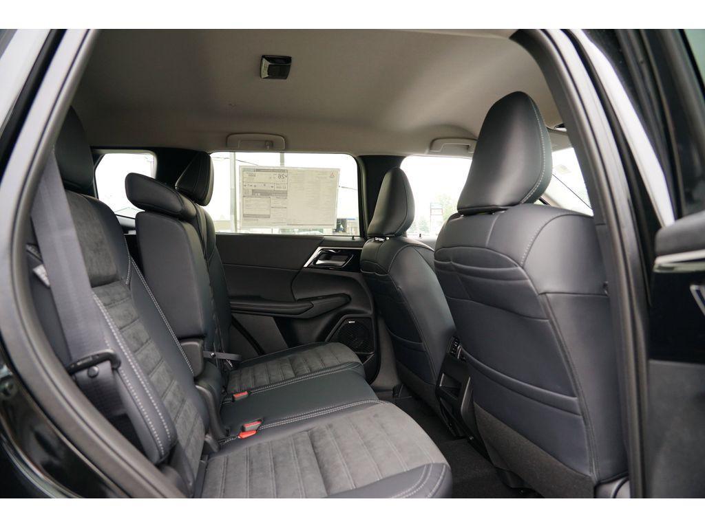 new 2025 Mitsubishi Outlander car, priced at $34,131