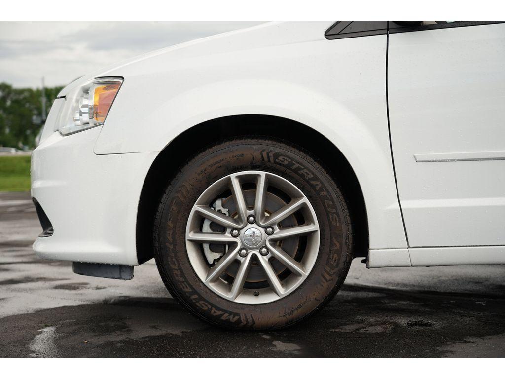 used 2016 Dodge Grand Caravan car, priced at $18,999