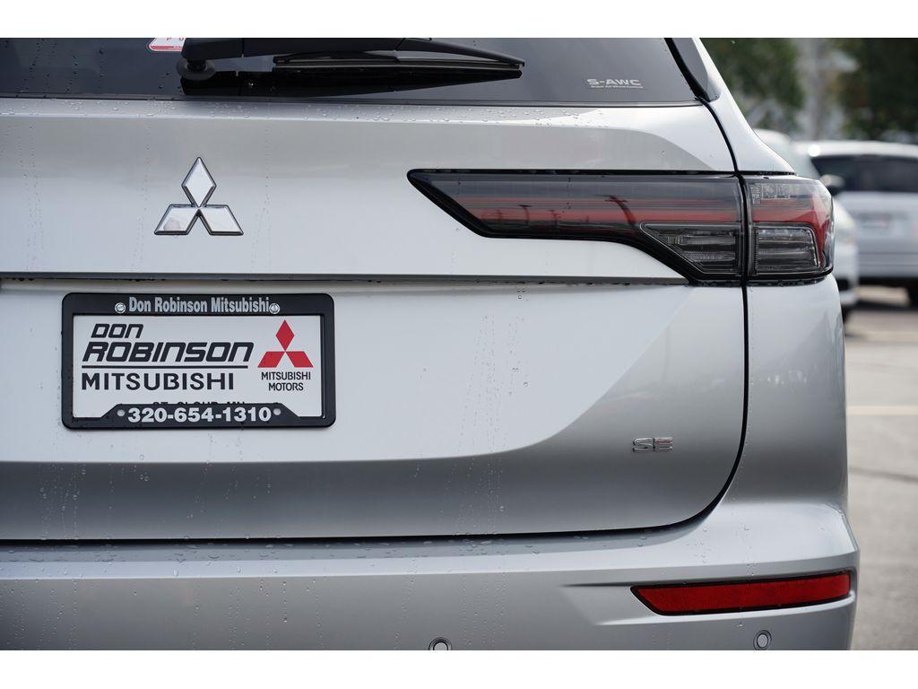 new 2025 Mitsubishi Outlander car