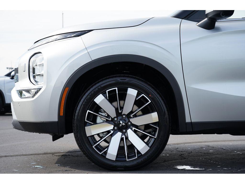 new 2025 Mitsubishi Outlander car