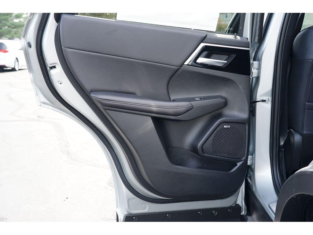 new 2025 Mitsubishi Outlander car