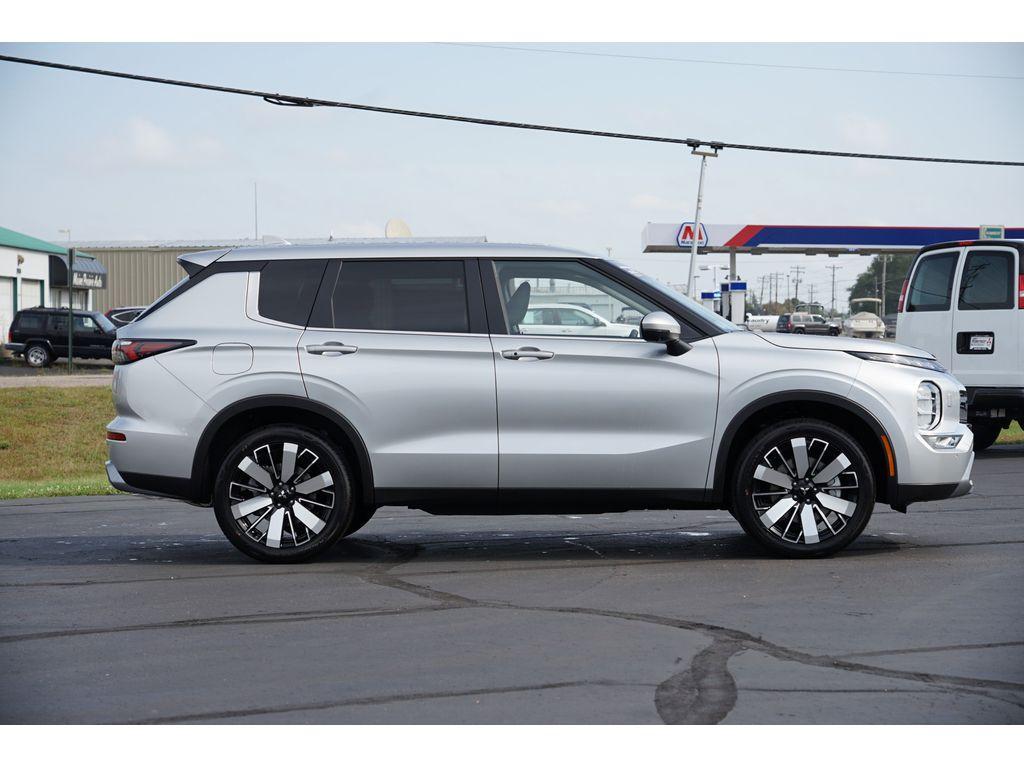 new 2025 Mitsubishi Outlander car