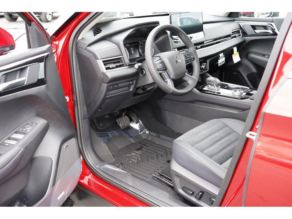 new 2025 Mitsubishi Outlander car, priced at $33,864