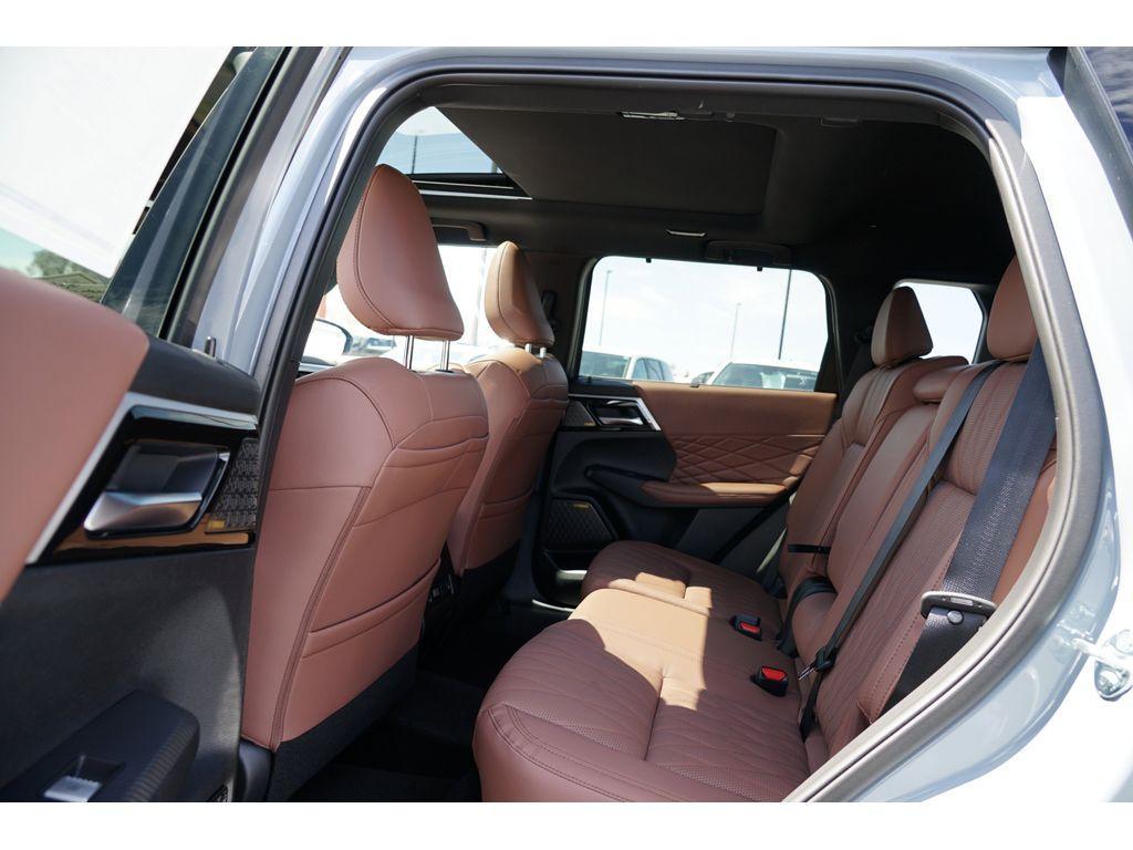 new 2025 Mitsubishi Outlander car, priced at $44,224