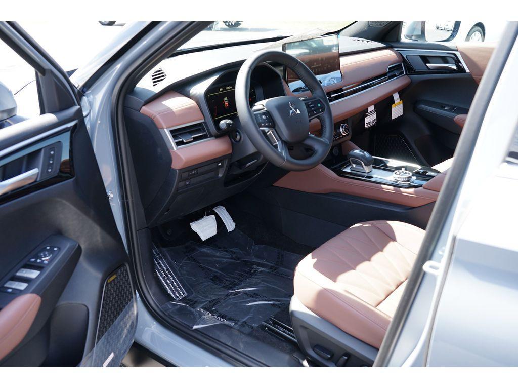 new 2025 Mitsubishi Outlander car, priced at $44,224