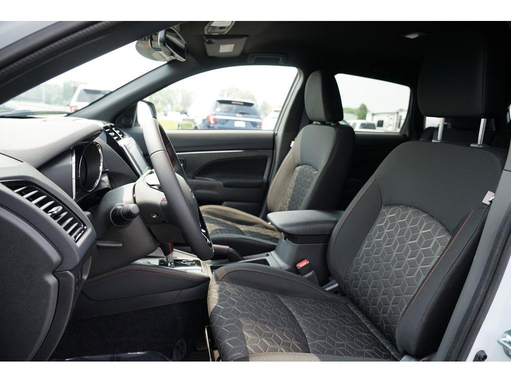 new 2025 Mitsubishi Outlander Sport car