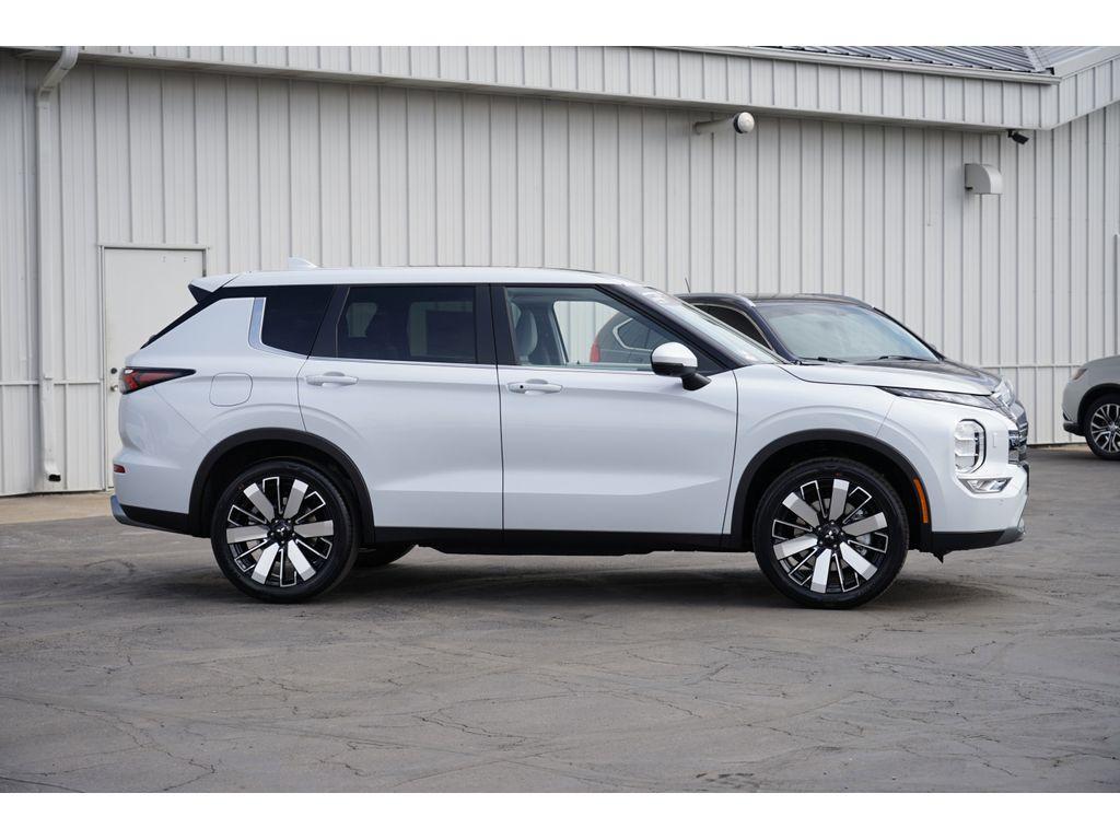 new 2025 Mitsubishi Outlander car, priced at $36,619