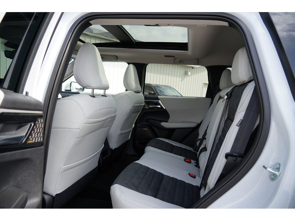 new 2025 Mitsubishi Outlander car, priced at $36,619