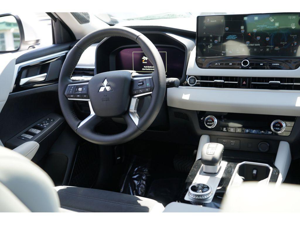 new 2025 Mitsubishi Outlander car, priced at $36,780