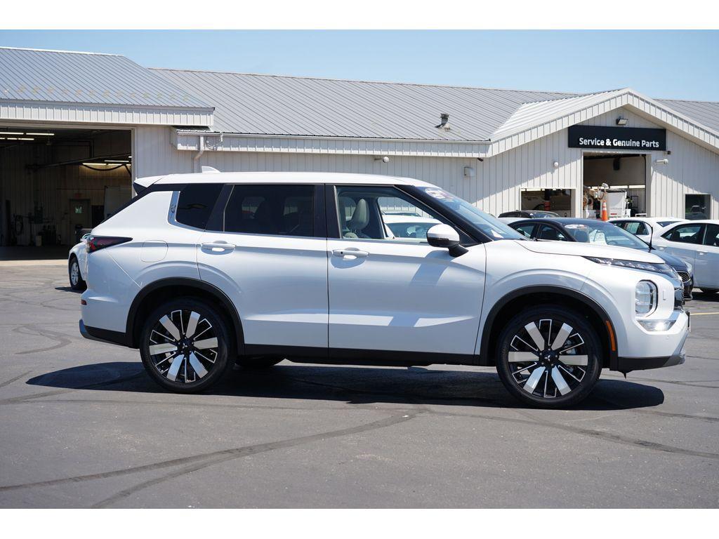 new 2025 Mitsubishi Outlander car, priced at $36,780