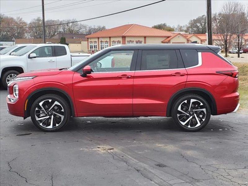 new 2024 Mitsubishi Outlander car, priced at $39,550