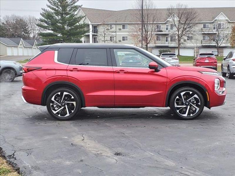 new 2024 Mitsubishi Outlander car, priced at $39,550