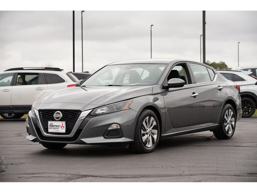 used 2022 Nissan Altima car, priced at $17,999